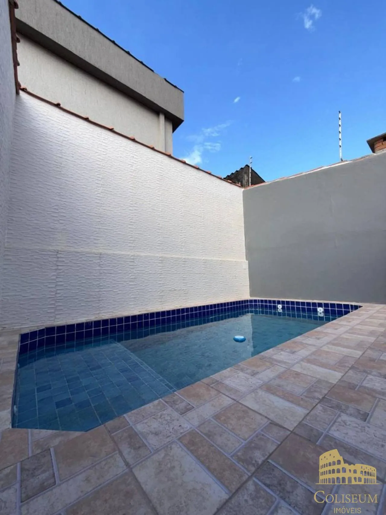 Foto do imóvel Expetaculo de Casa 3 Dorms, 2 Vagas, Piscina, Lado Praia - Guilhermina