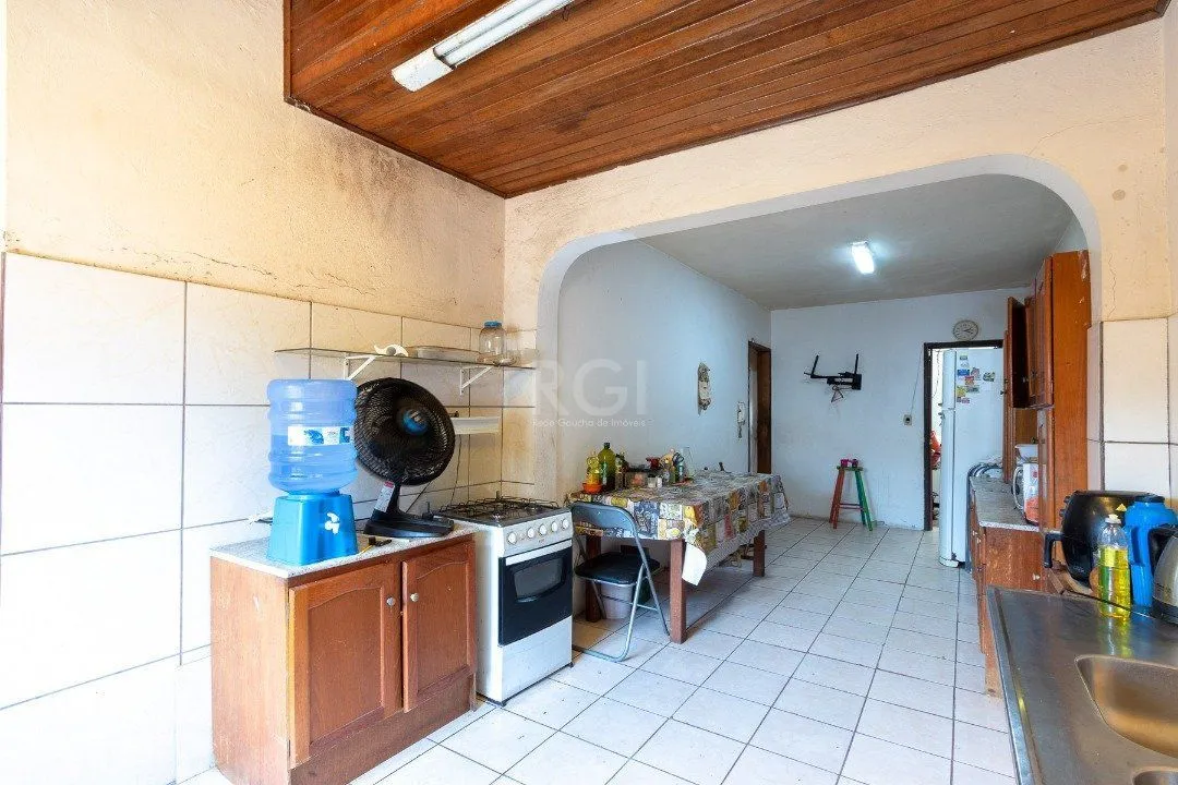 Imagem Casa para Venda - 149.99m², 6 dormitórios, sendo 2 suites, Nonoai
