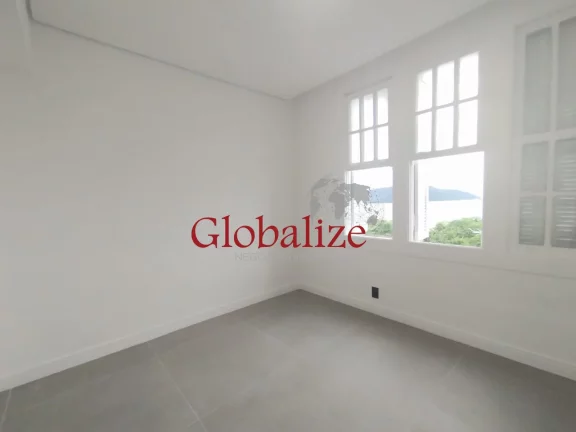 Imagem Apartamento à venda com 80m², 2 quartos e vista mar por R$729.000,00 no Gonzaga em Santos