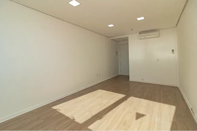 Imagem Sala para venda no bairro São Sebastião em Porto Alegre