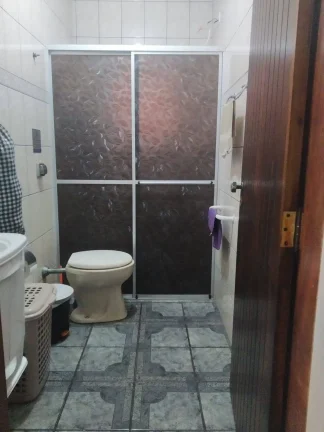 Imagem Sobrado Maravilhoso 240 m² 3 Dormitórios 2 vagas de Garagens Estuda Carro