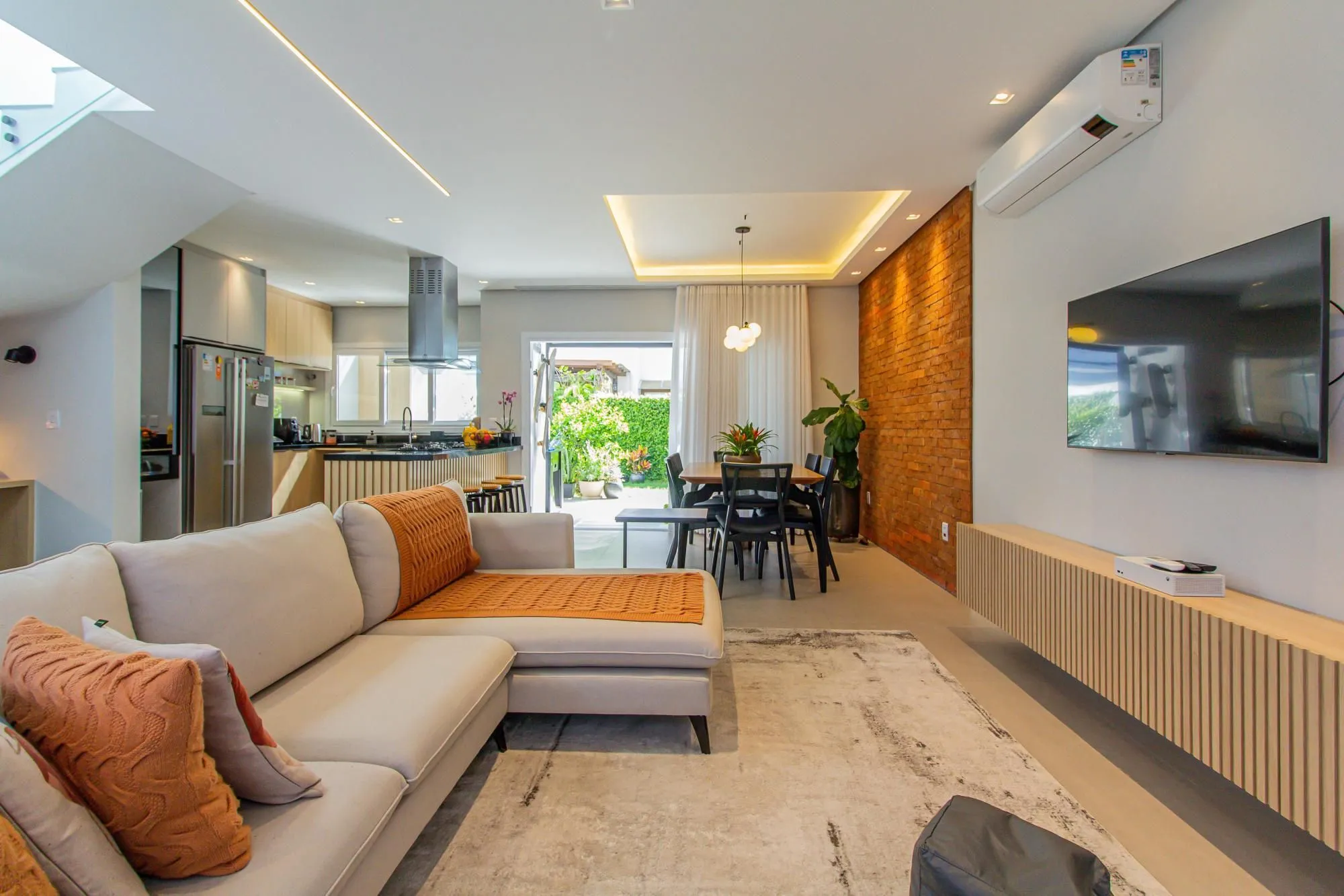 Imagem Casa em condominio, com espaçp e segurança para sua familia!