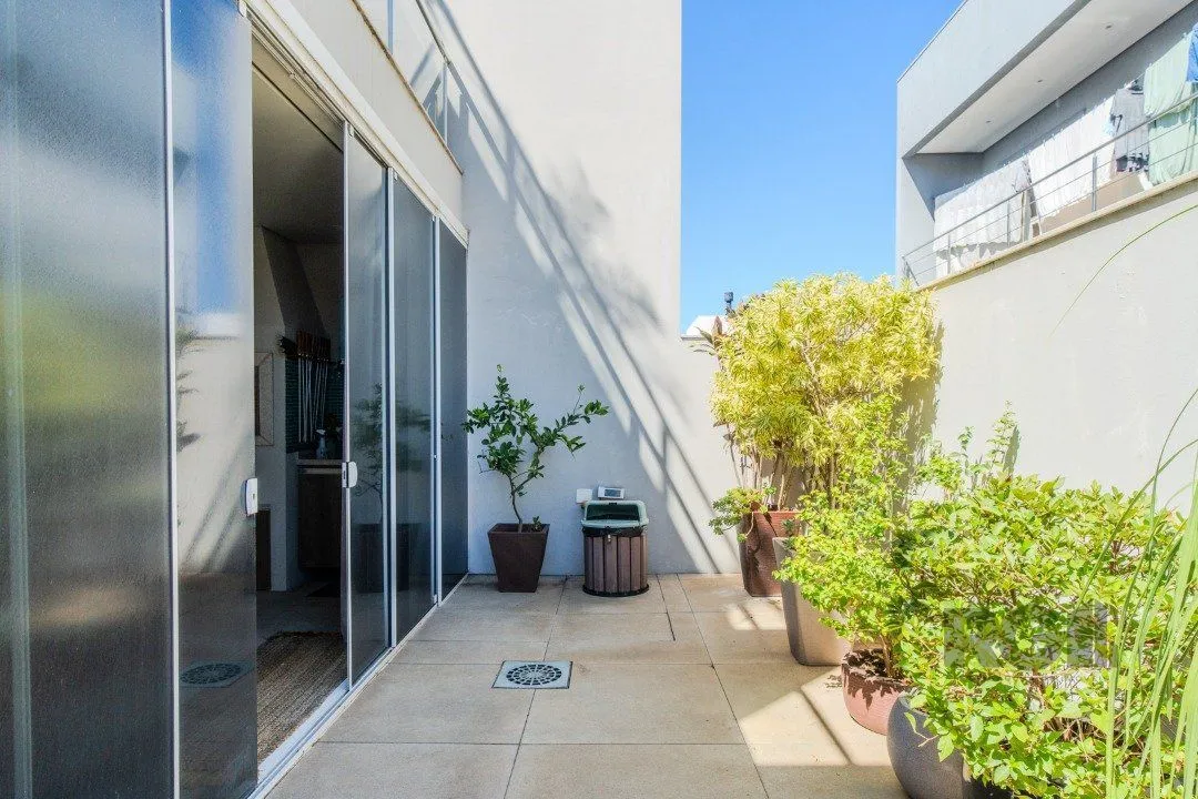 Imagem Casa de Condomínio com Arquitetura Exclusiva e Ambientes Sofisticados