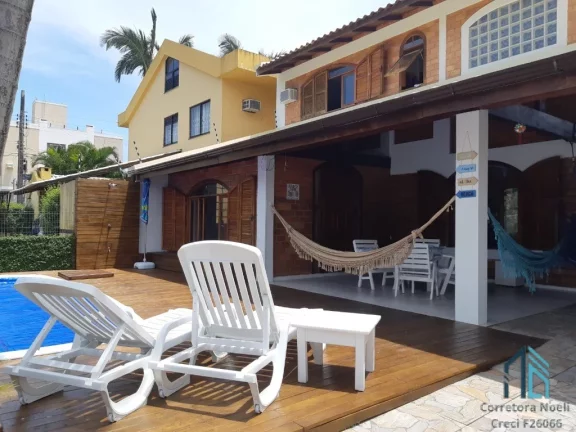 Foto do imóvel Casa a venda 04 quartos, 200 metros do Mar em Canasvieiras Florianópolis SC