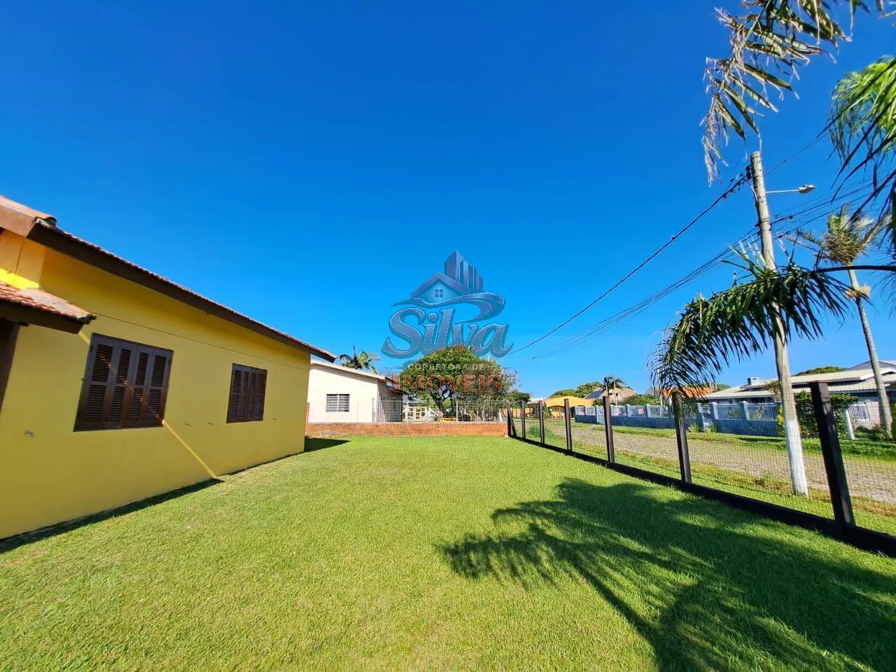 Imagem 1066 |Casa 3 dormitórios de esquina com pátio amplo