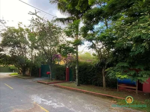 Imagem Chác. Vale do Rio Cotia (Bolsão FECHADO) - TÉRREA, 3 suítes, lote plano