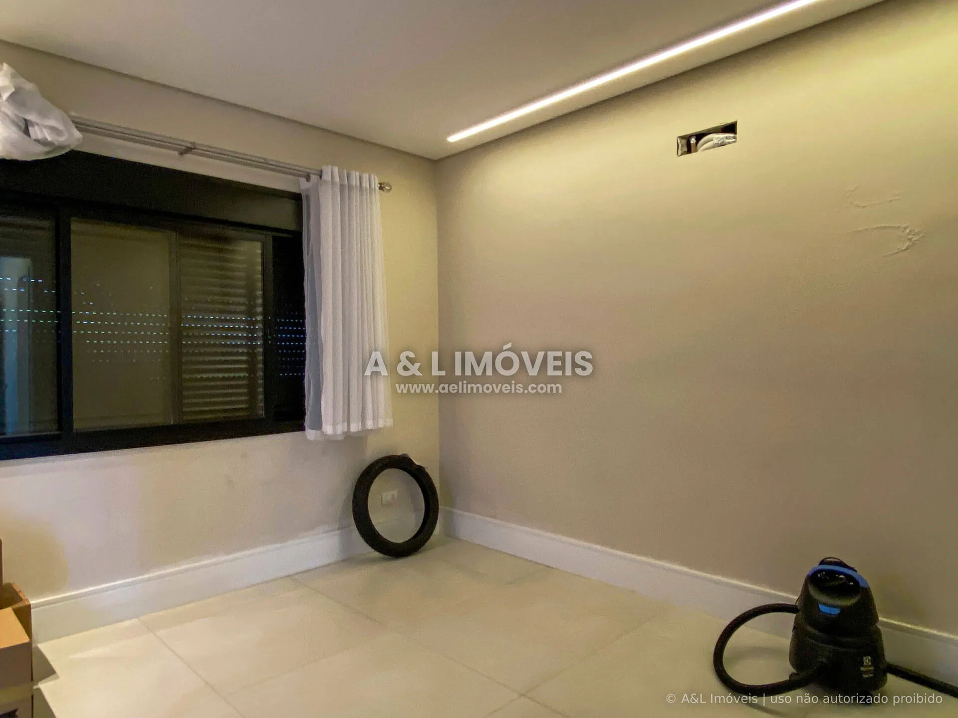 Imagem Mansão em Taubaté | Cond. Fechado, 568 m², 5 Suítes e Lazer