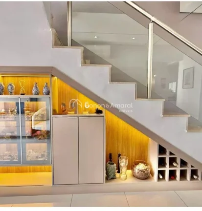 Imagem Linda casa com 3 quartos sendo todos suítes, em condominio completo com excelente localização. 
A...