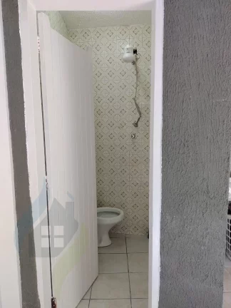 Imagem Casa de 2 dormitórios, 2 banheiros, 2 vagas, com 155m² em Taboão, São Bernardo do Campo