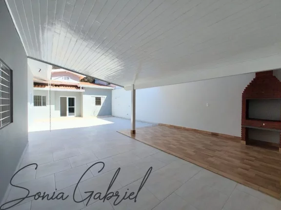 Imagem Imperdível! Casa à venda em Vinhedo-SP, bairro Nova Vinhedo. 3 quartos, 1 suíte, 2 salas, 3 banheiros, 4 vagas, 259m².