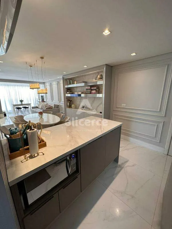 Imagem Apartamento à venda com 3 quartos 1 suíte, 96,37m² em Abraão Florianópolis