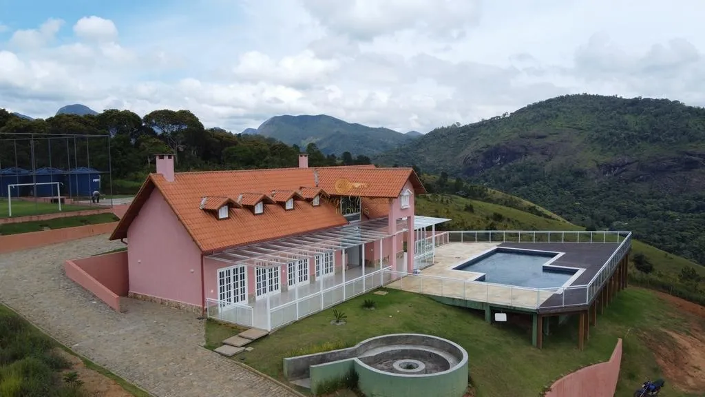 Imagem Terreno em Condomínio para Venda em Teresópolis / RJ no bairro Pessegueiros