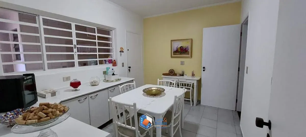 Imagem Sobrado para venda em Tatuapé com 4 quartos, sendo 1 suíte, 200m²