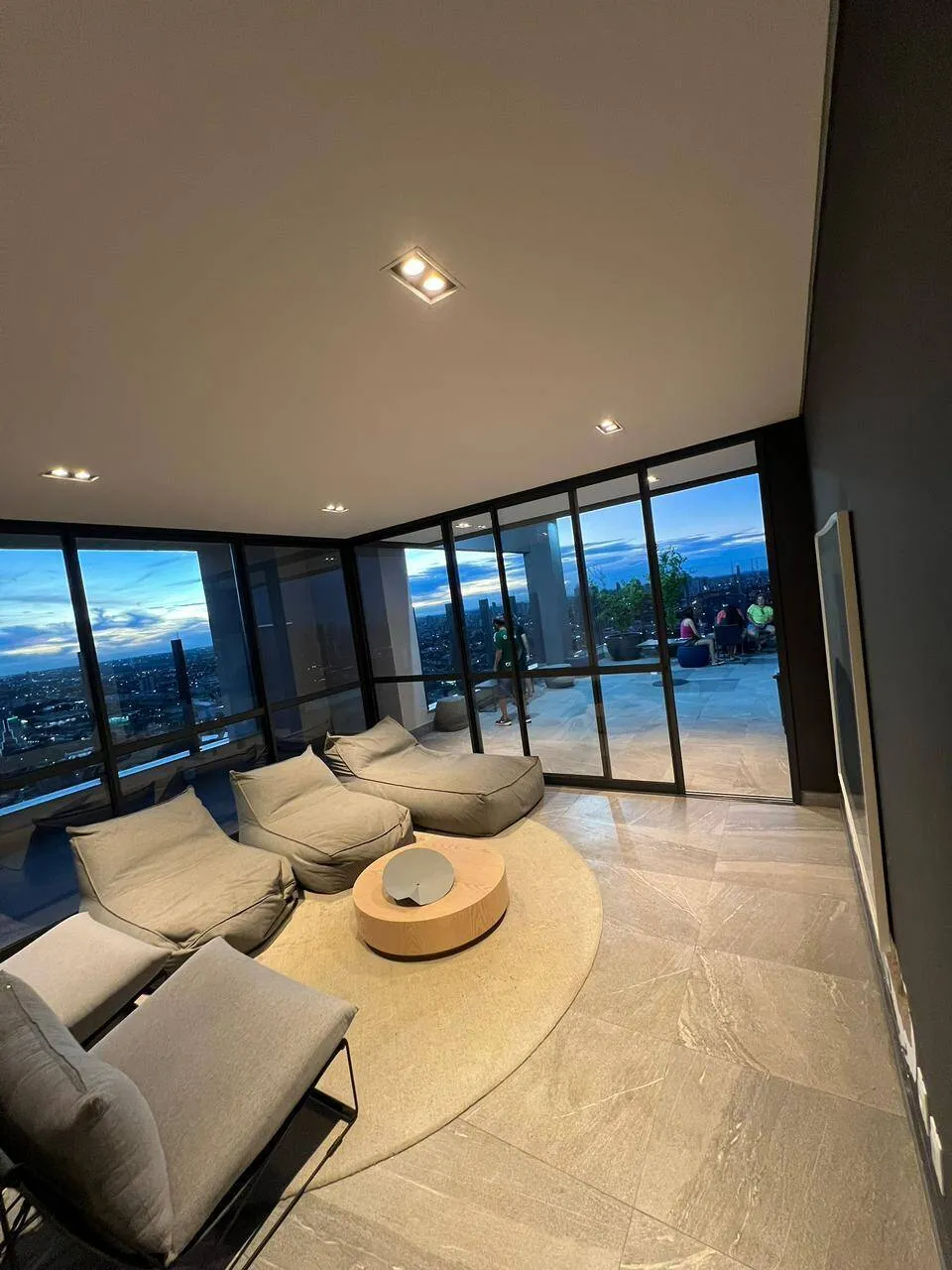 Imagem Apartamento 2quartos mobiliado condomínio Urbanit