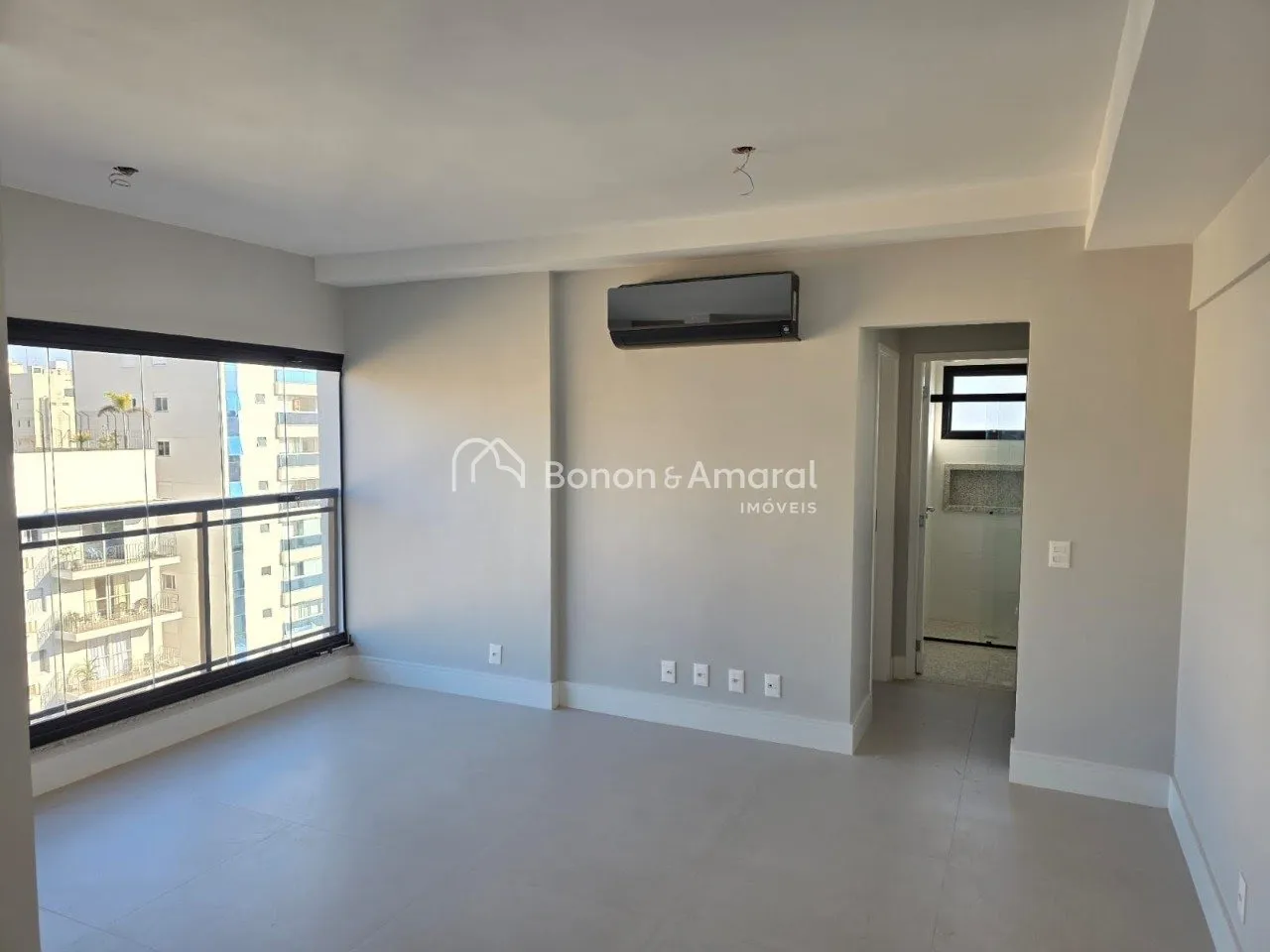 Imagem Apartamento à Venda no Cambuí - 48 m² | 1 Dormitório | 2 Vagas | Andar Alto