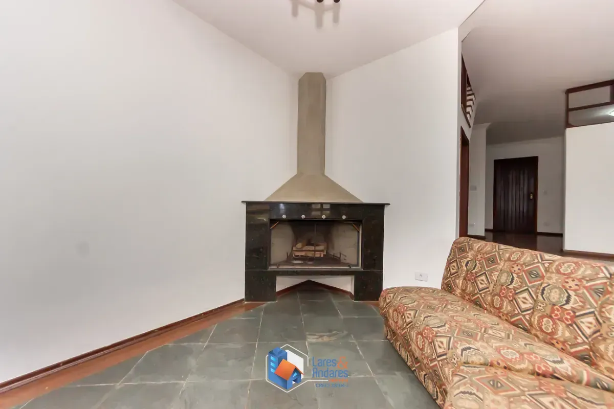 Imagem Sobrado para venda em Jardim Londrina com 4 quartos, sendo 1 suíte, 340m²