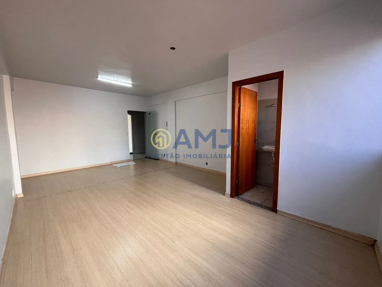 Imagem SALA COMERCIAL PARA LOCAÇÃO | AV. T-7 | SETOR BUENO- GOIÂNIA