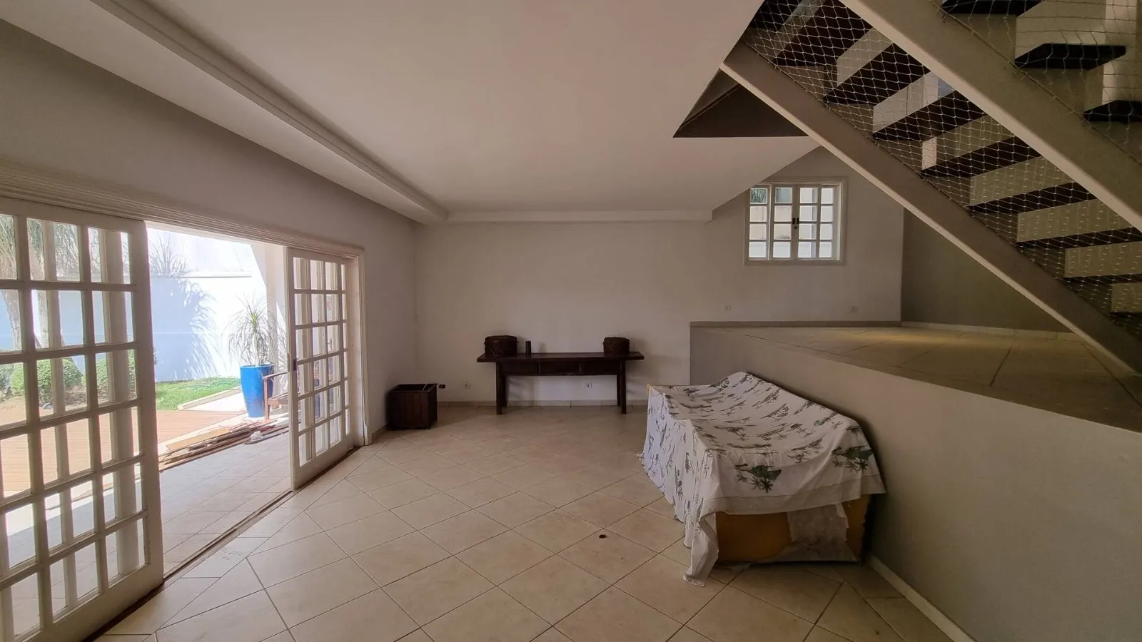 Imagem Oportunidade: Linda Casa Reformada no Alphaville Residencial 9