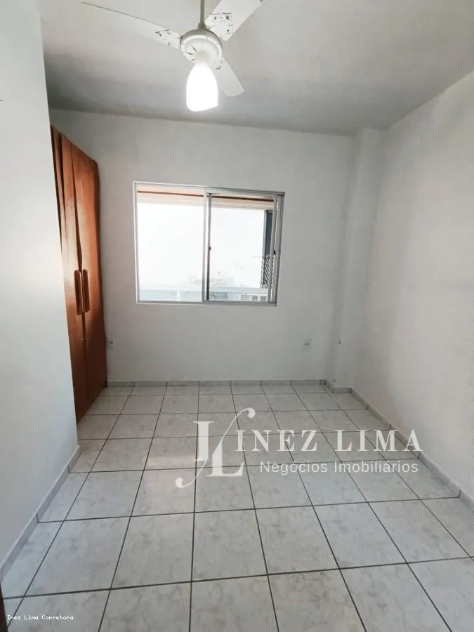 Imagem Apartamento para Venda em Itapema, Meia Praia, 3 dormitórios, 1 suíte, 2 banheiros, 1 vaga