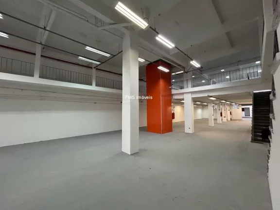 Imagem Loja com 1300m² na Av. Jabaquara.