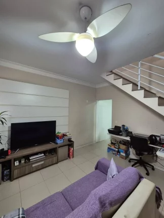 Imagem Sobrado em Villagio à Venda – 02 suítes e 02 vagas amplas - excelente local