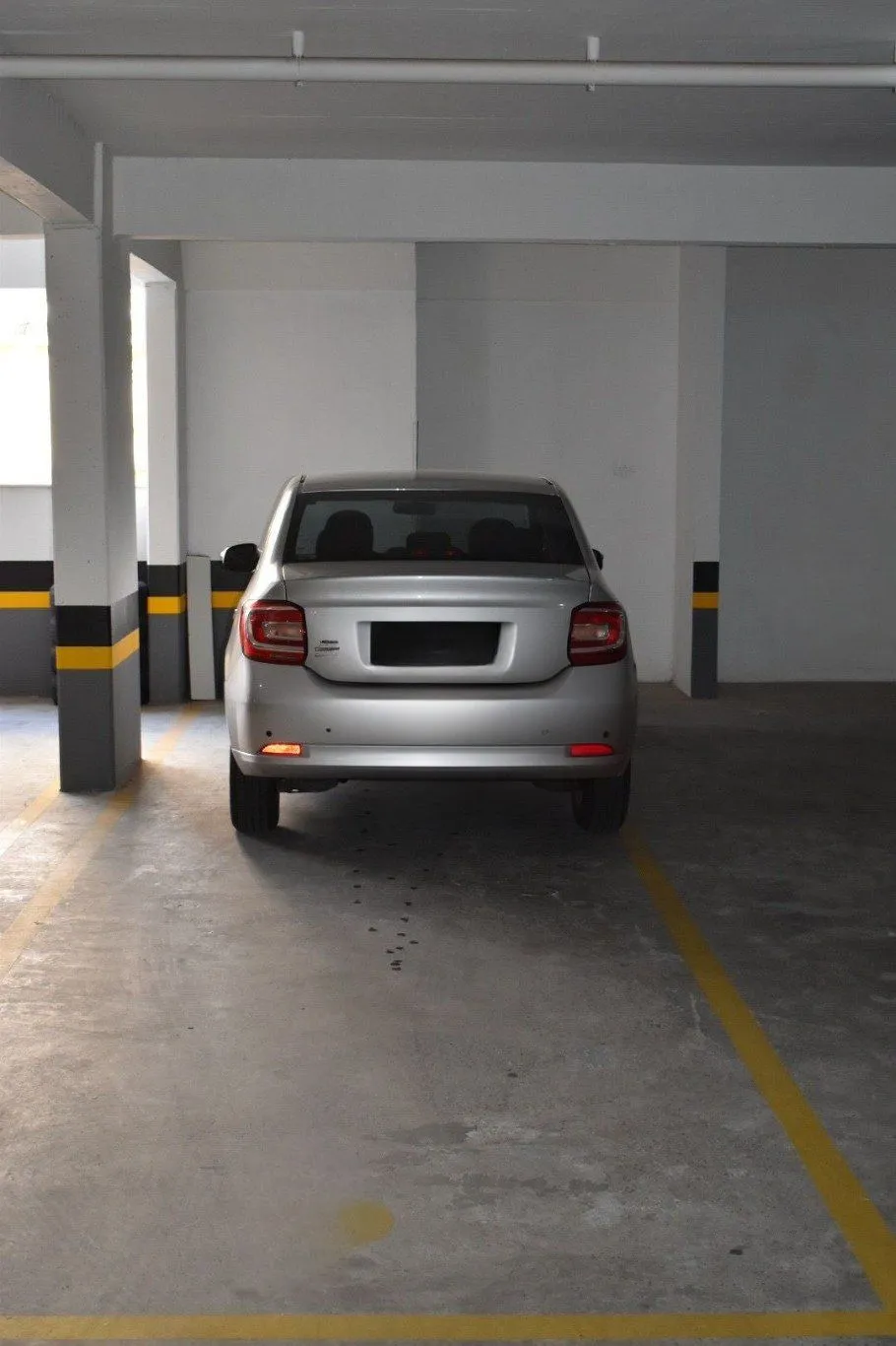 Imagem Apartamento com 3 quartos e 79m² à venda em Passo da Areia, Porto Alegre. Rua Bezerra De Menezes, Passo Da Areia, Porto Alegre