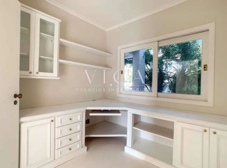 Imagem Alphaville 10 | Casa 600m² 4 suítes, lareira e 6 vagas | R$ 4,2 mi
