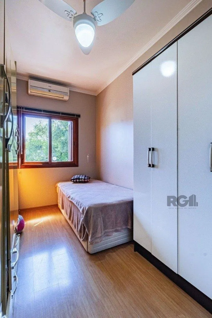 Imagem Casa de 3 dormitórios no bairro Cavalhada