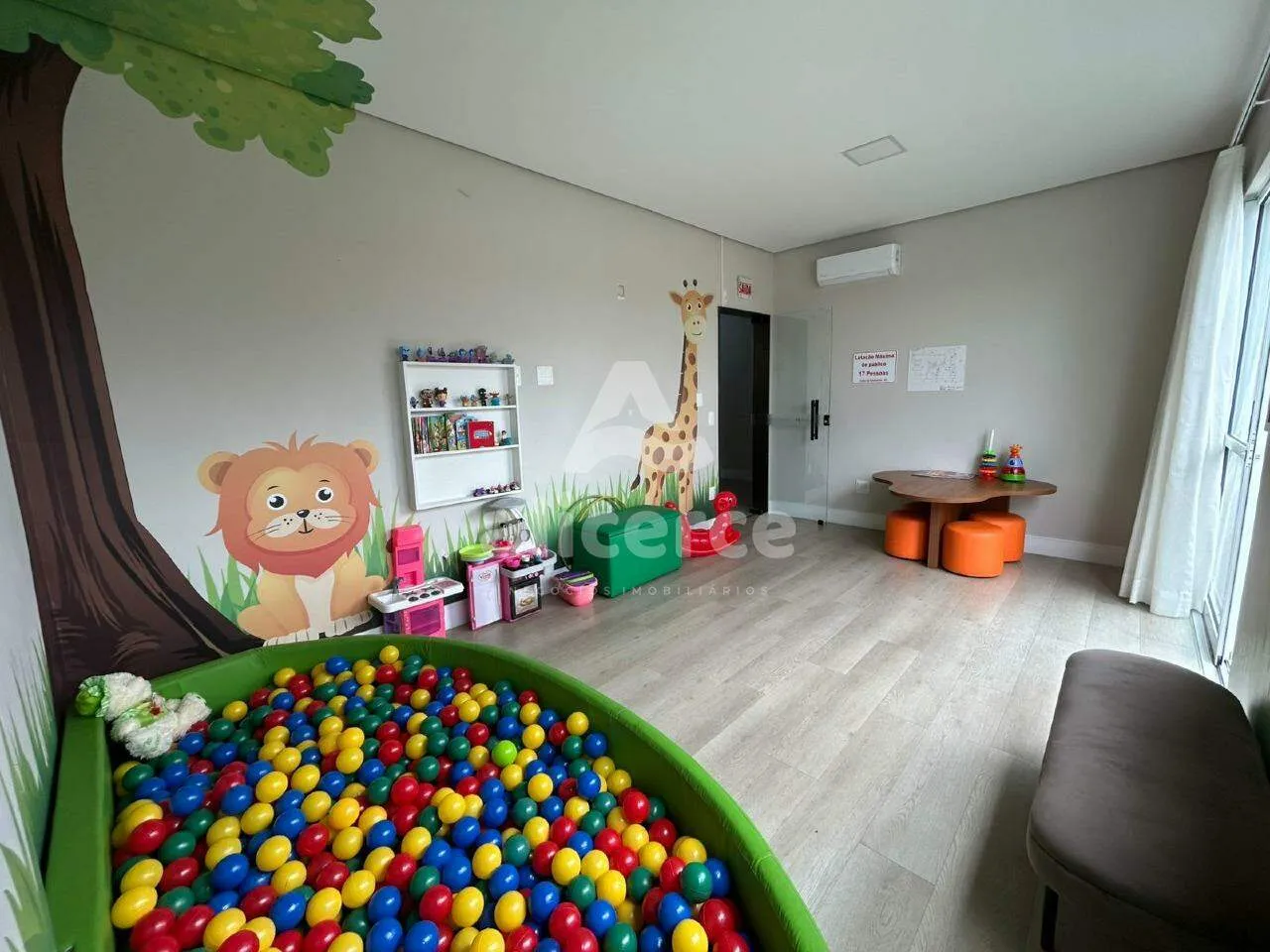Imagem Apartamento à venda com 3 quartos 1 suíte, 80m² em Capoeiras Florianópolis