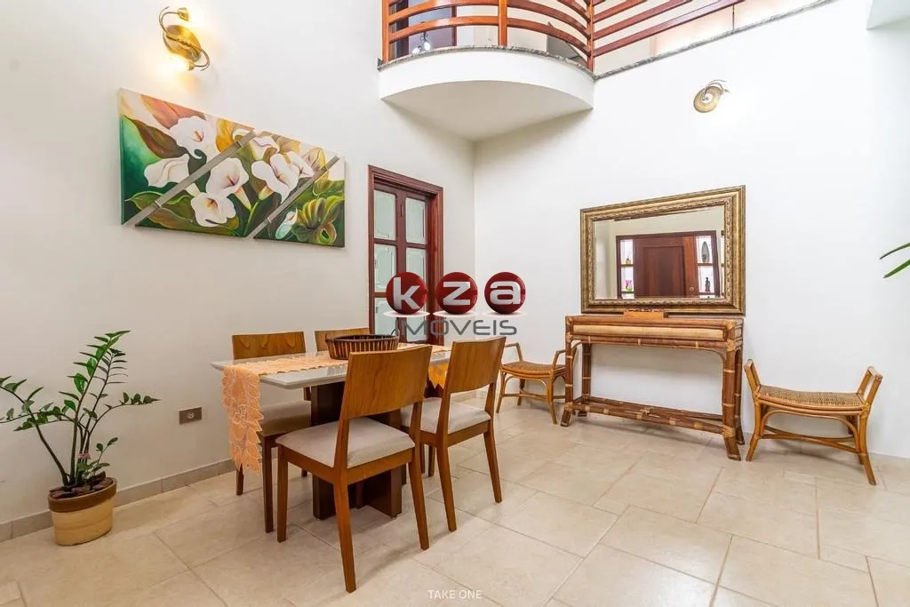 Imagem Casa de Luxo com 5 Quartos e 6 Vagas no Villaggio Capríccio, Louveira-SP: Venda ou Locação!