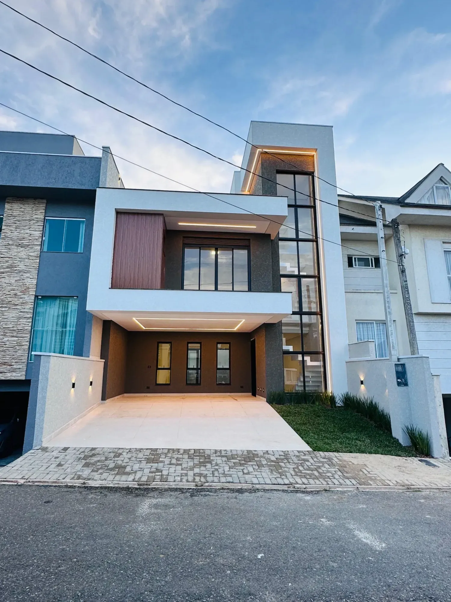 Imagem Casa com 3 Quartos à Venda, 187 m² em Cachoeira - Curitiba