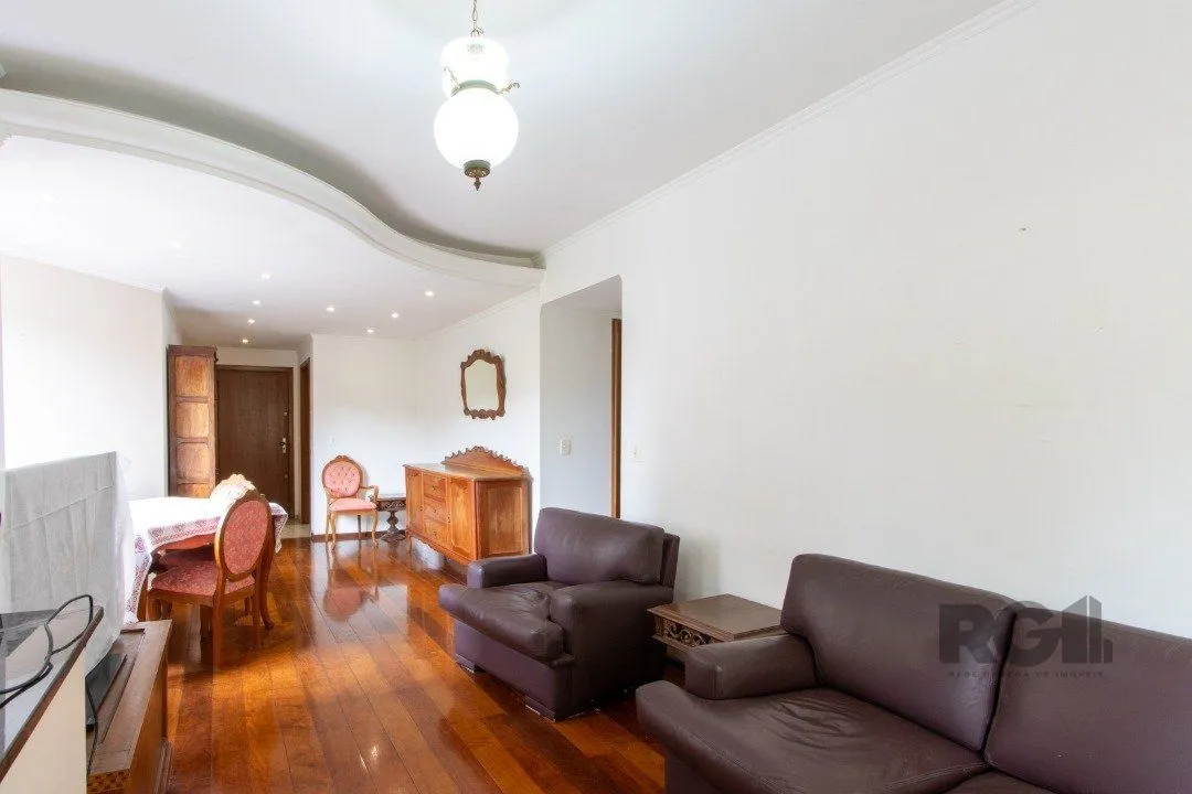 Imagem Apartamento semi mobiliado de 3 quartos com suíte no bairro Tristeza junto ao Colégio Mãe de Deus