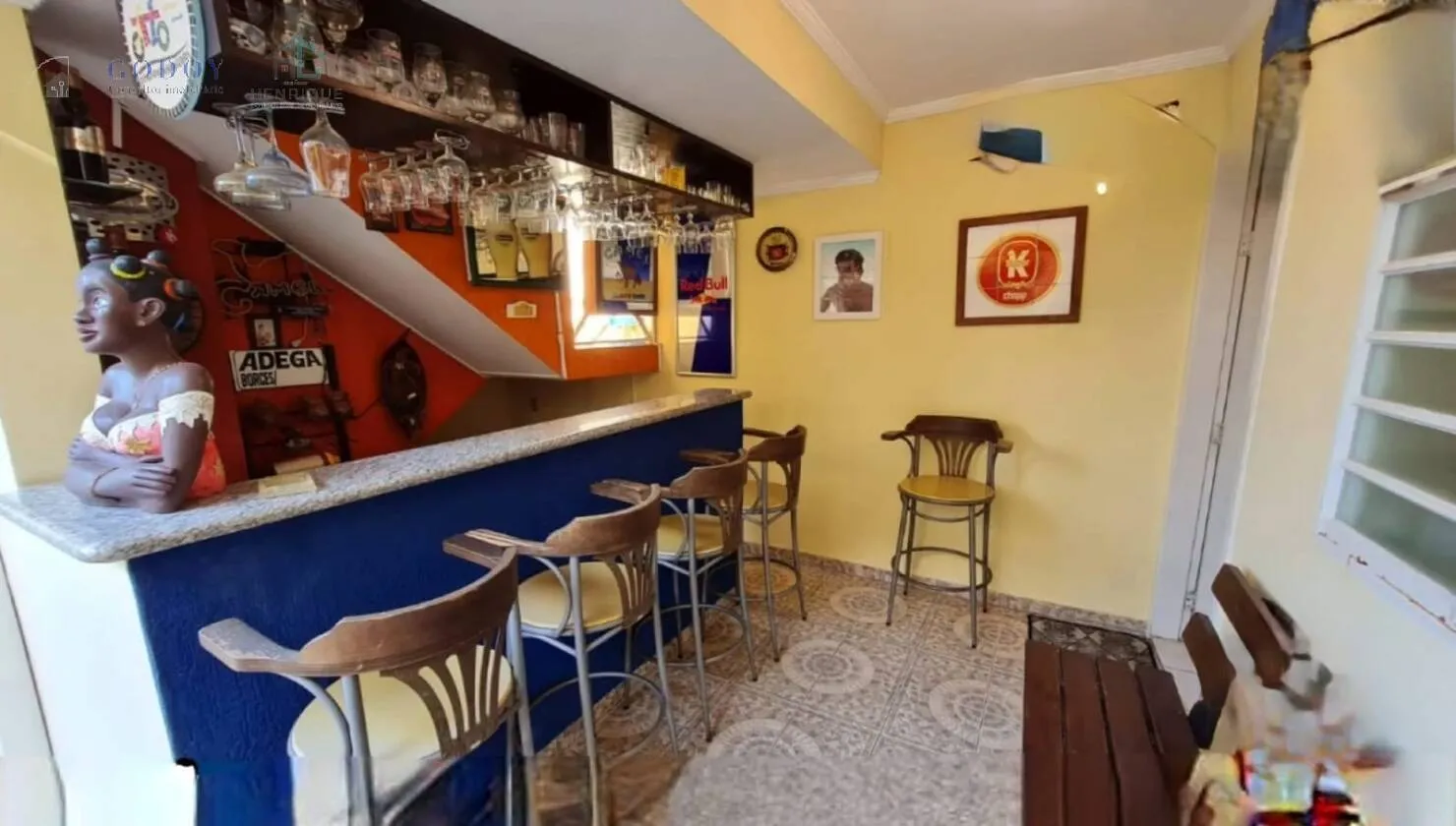 Imagem Casa com Potencial para Pousada - Localização Privilegiada