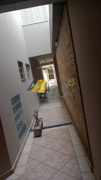 Imagem Sobrado à Venda com 359m², 4 dormitórios, 4 suítes, 1 sala e 5 vagas!!!