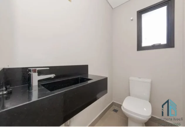 Imagem Casa em condomínio clube, 03 quartos c/suíte, terraço, no Santa Cândida em Curitiba PR