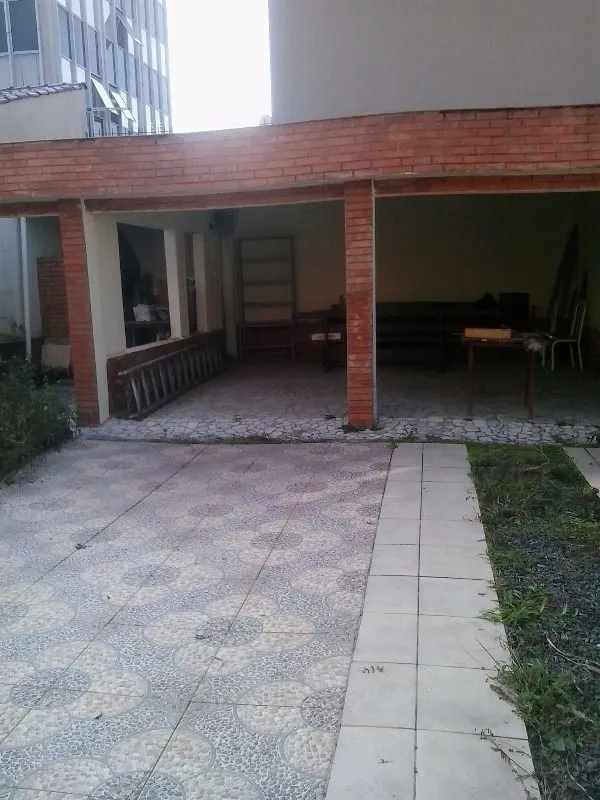 Imagem Casa para Venda - 250m², 5 dormitórios, 6 vagas - Menino Deus