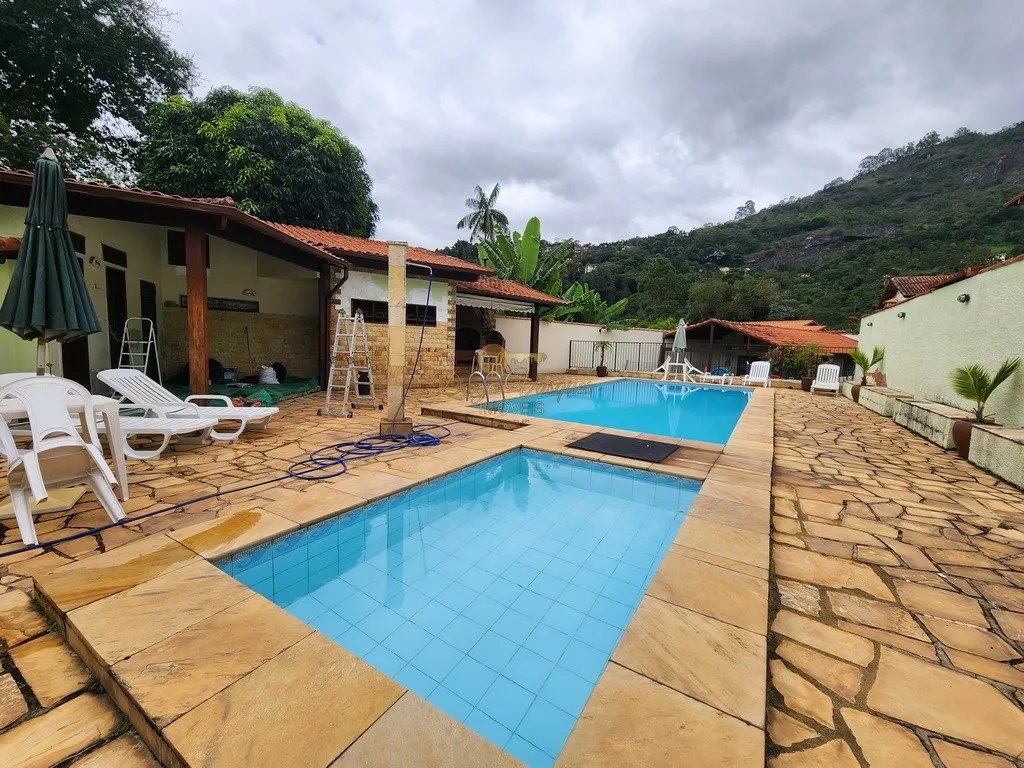 Imagem Casa em Condomínio para Venda em Teresópolis / RJ no bairro Parque do Imbui