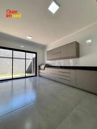 Imagem Casa de alto padrão em condomínio no Jardim Cybelli em Ribeirão Preto-SP! 3 quartos, 3 suítes, 3 salas, 5 banheiros, 4 vagas de garagem e 149,15 m² de área. Quer Imóvel Negócios Imobiliários!