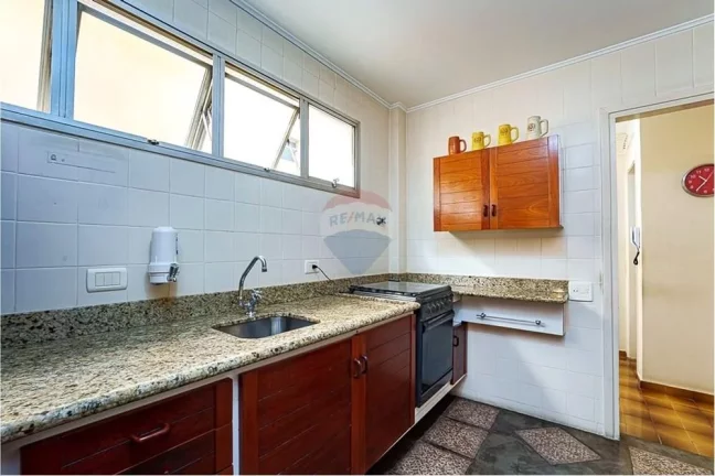 Imagem Um clássico a 50m do metrô Oscar Freire com 80,46m², 2 Dormitórios, 1 Vaga