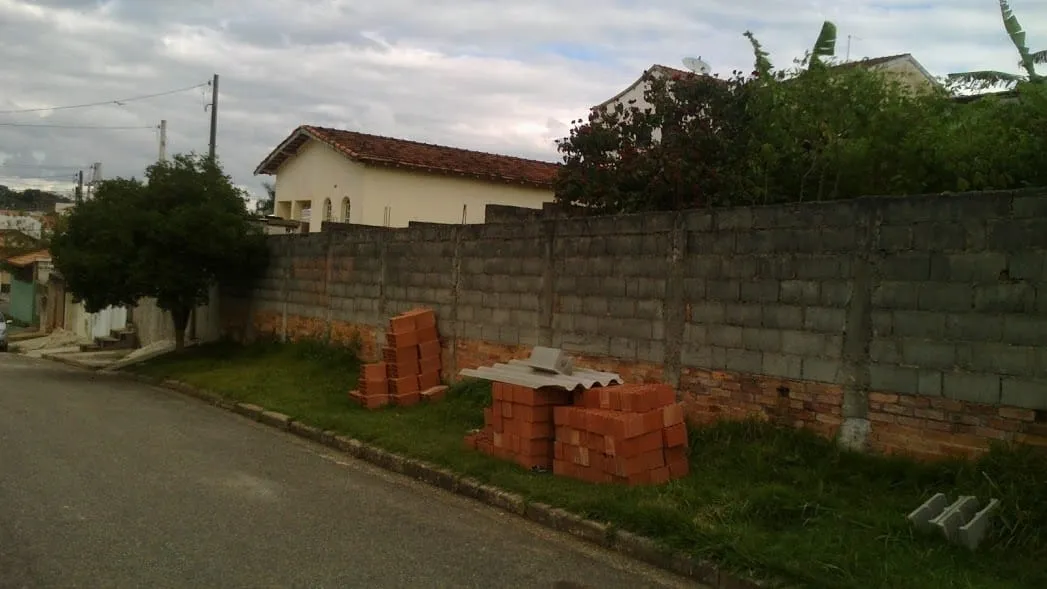 Imagem Terreno à venda 250M², Residencial e Comercial Cidade Jardim, Pindamonhangaba - SP