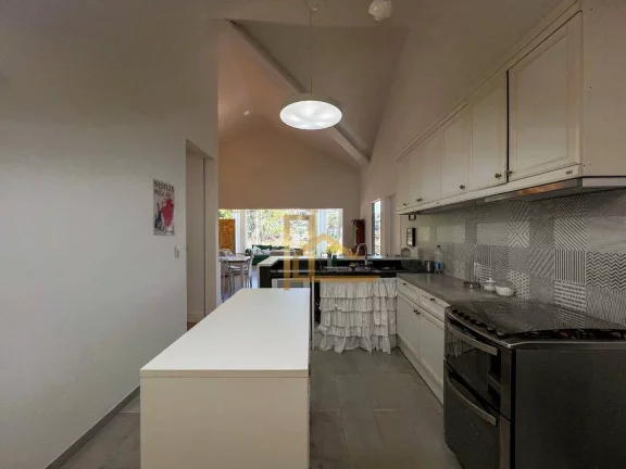 Imagem Casa Linear com 3 quartos com terreno plano e lazer privativo.