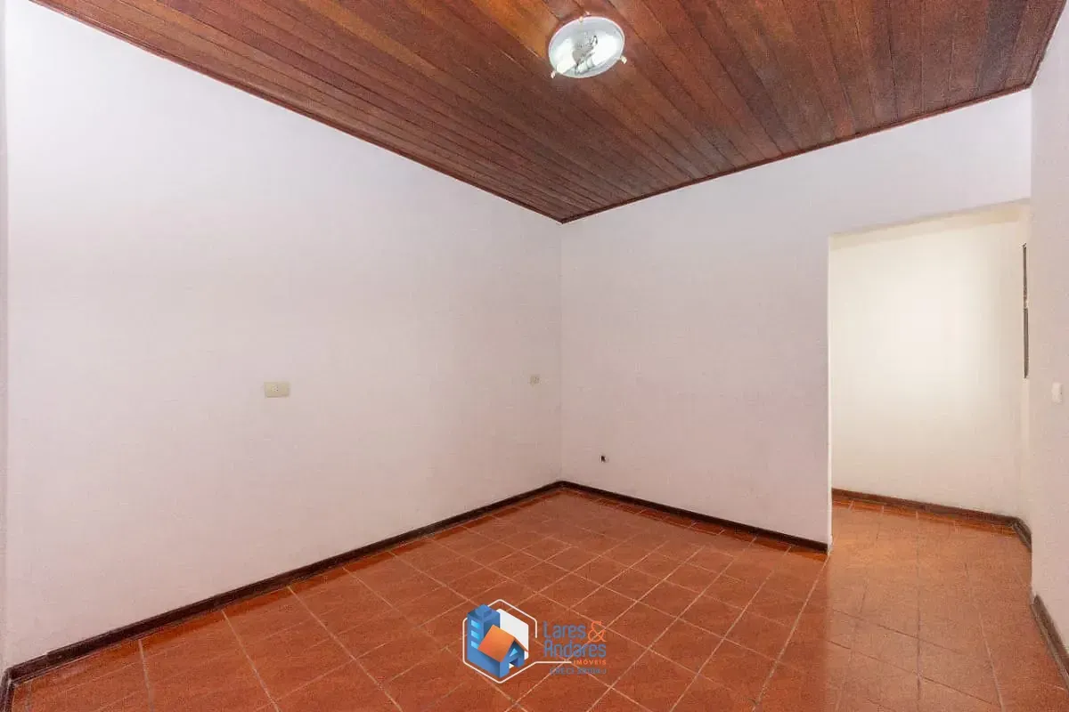 Imagem Casa para venda em Parque Santo Antônio com 5 quartos, 210m²