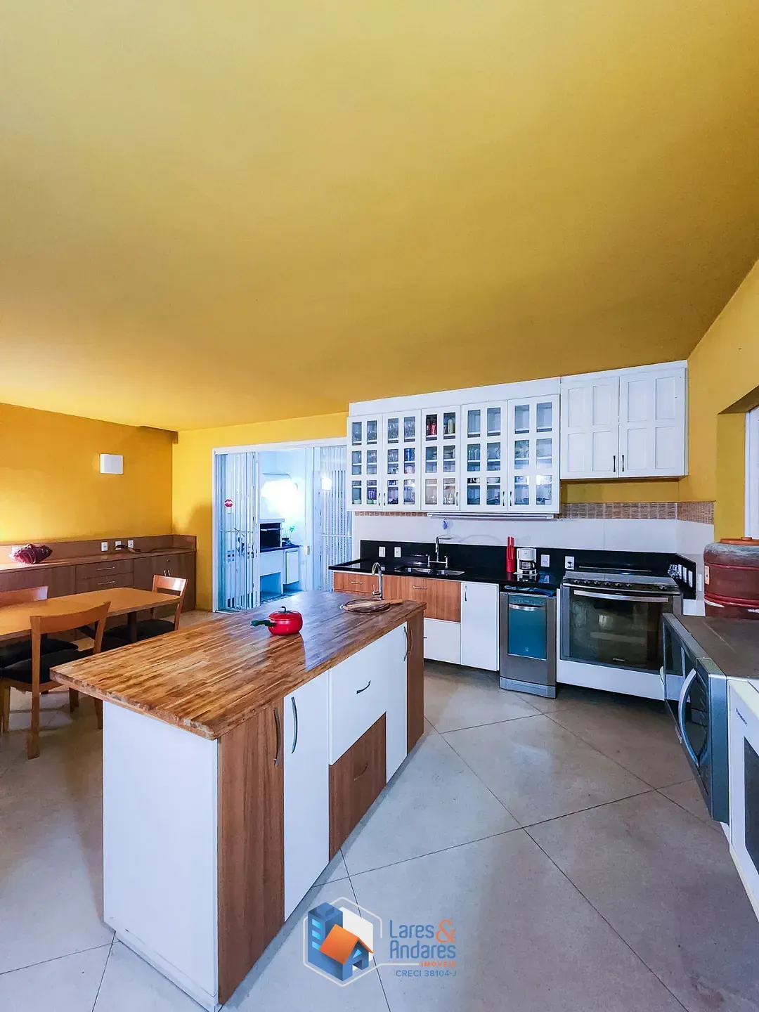 Imagem Casa para venda em Vila Cordeiro com 3 quartos, sendo 3 suítes, 255m²