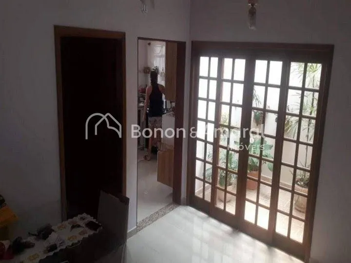 Imagem Casa em condomínio com 217 m² e 3 quartos