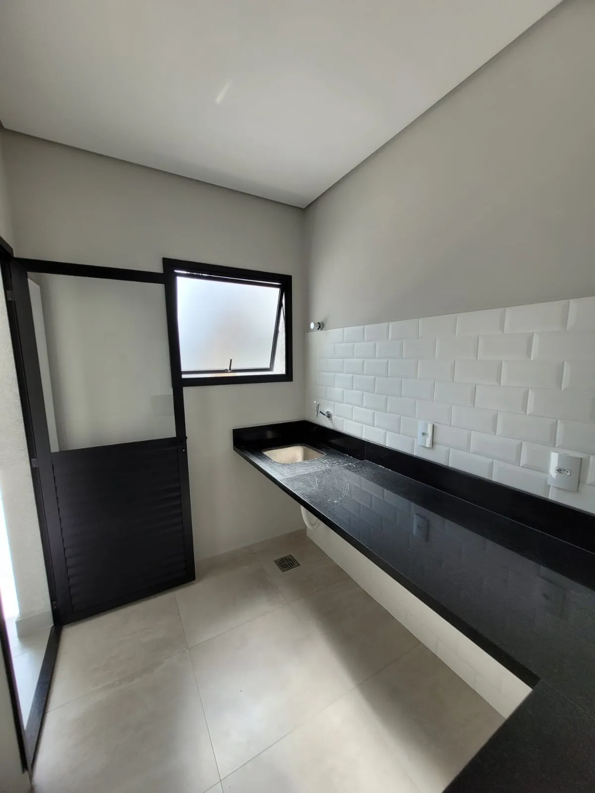 Imagem Condomínio Residencial Sunlake SPA - Casa Assobradada com 3 Suítes e Escritório