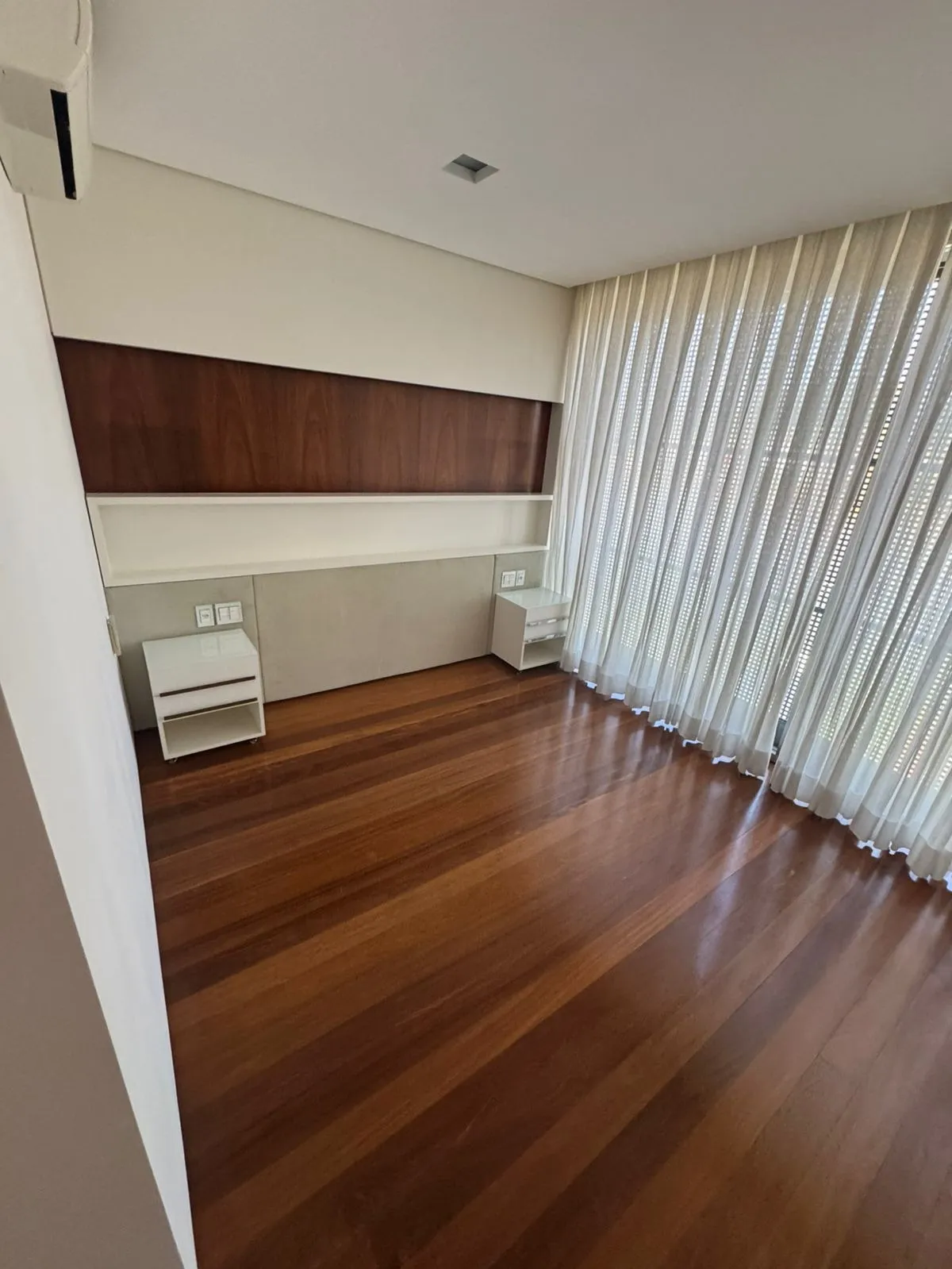 Imagem Casa à Venda na Vila Fasano do Lago com 4 Suítes no Cond. Fazenda Boa Vista