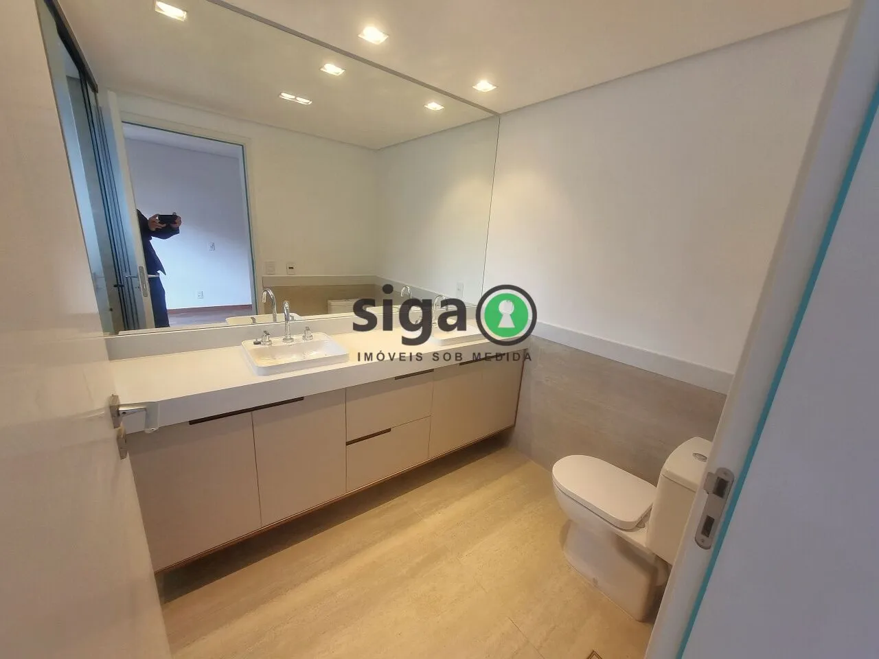 Imagem Casa em Condomínio a venda com 4 Quartos no Alto da Boa Vista.