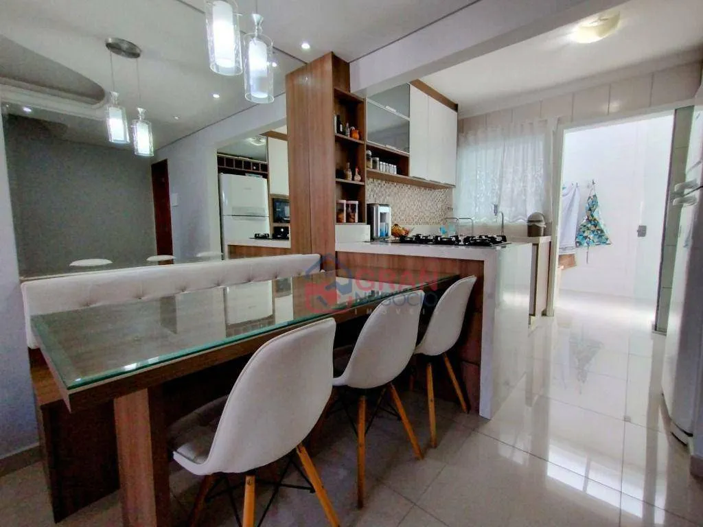 Imagem Sobrado com 143m² - 3 Quartos em São José dos Pinhais