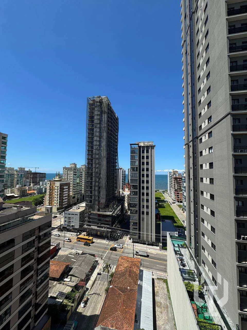 Imagem Apartamento para alugar em Itapema, Meia praia, com 4 quartos, 180m2