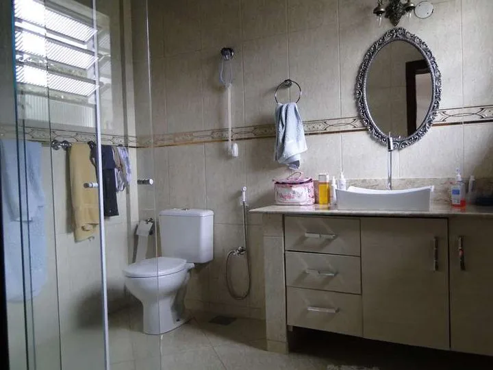 Imagem Casa com 5 Quartos à Venda, 500 m² em Várzea - Teresópolis